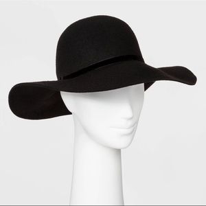 Black floppy hat
